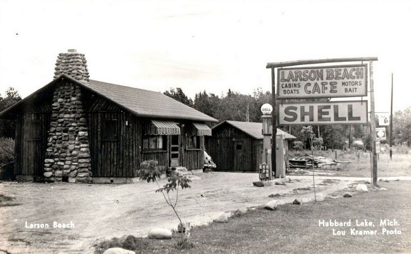 Larson Beach Cafe and Shell Gas Station - Vintage Postcard (newer photo)